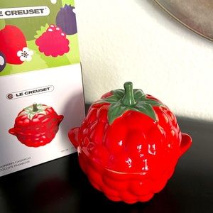 LE CREUSET Petite Raspberry Casserole Cocotte! 13oz. NIB! RARE!!